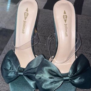 Emerald green bow heels
